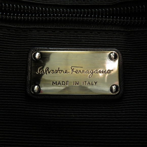 Salvatore Ferragamo Vara Shoulder Bag Vernis Patent Leather - Picture 6 of 10
